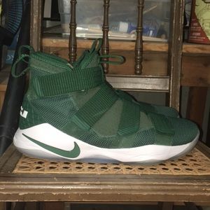 LeBron Soldier 11 TB green